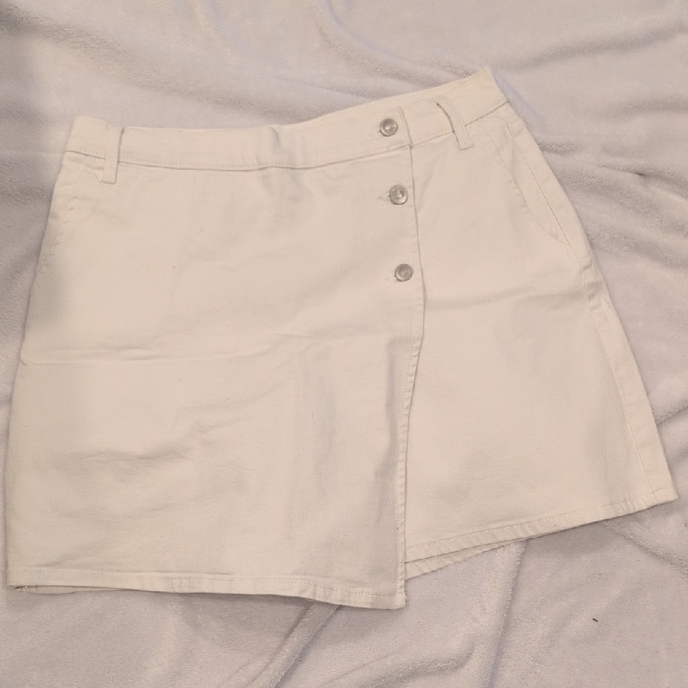 Westport White Button Skort (14)
